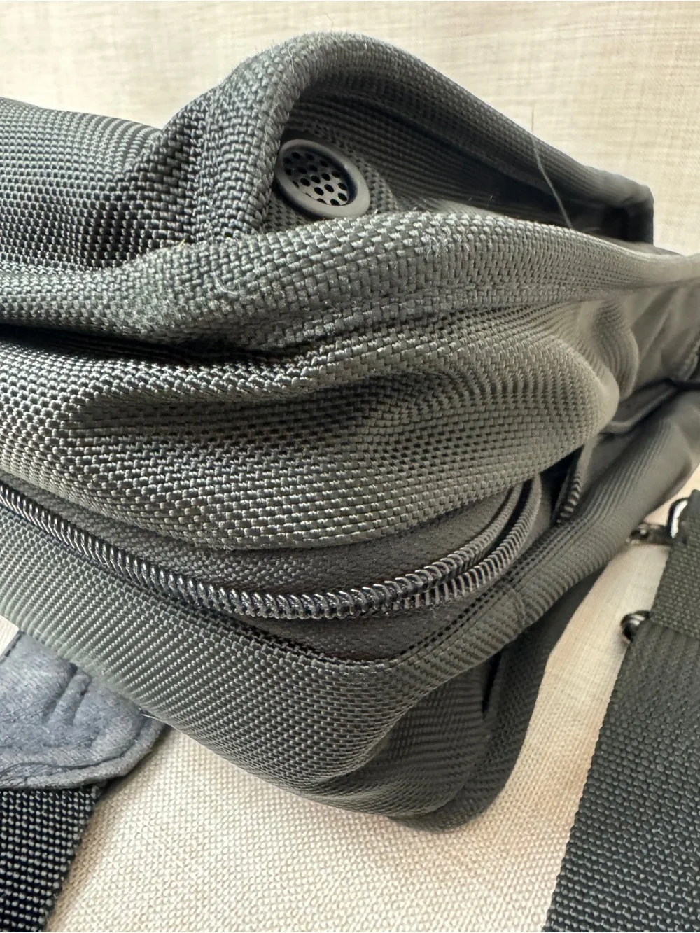 TUMI Alpha Black Ballistic expandable Laptop Business Briefcase 26041D4 EUC $595